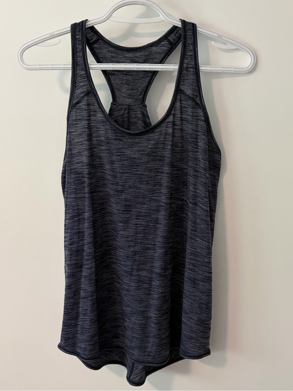 LULULEMON Essential Tank - Picture 2 of 5
